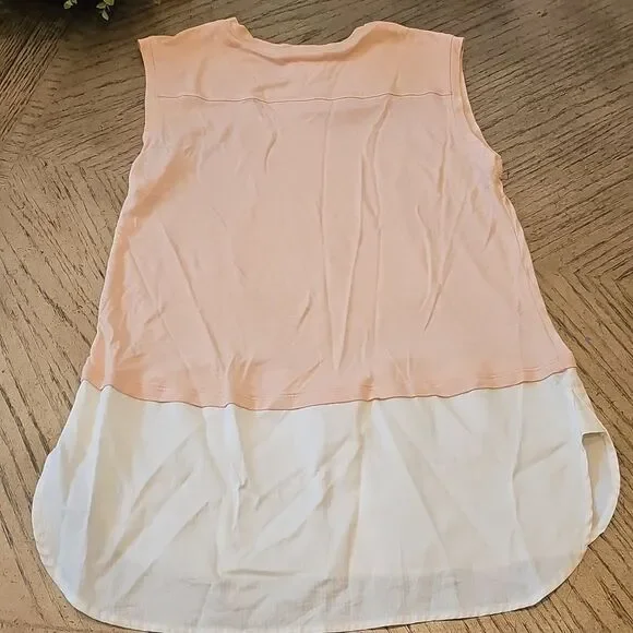 BCBGMaxAzria Peach and White Sleeveless Blouse Size S - Picture 5 of 6
